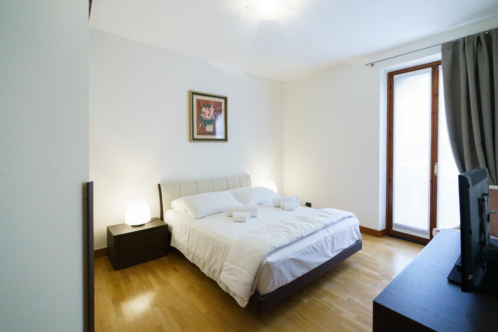 Palazzo Delle Guglie By Postcardsfrom Aparthotel Верона Екстериор снимка